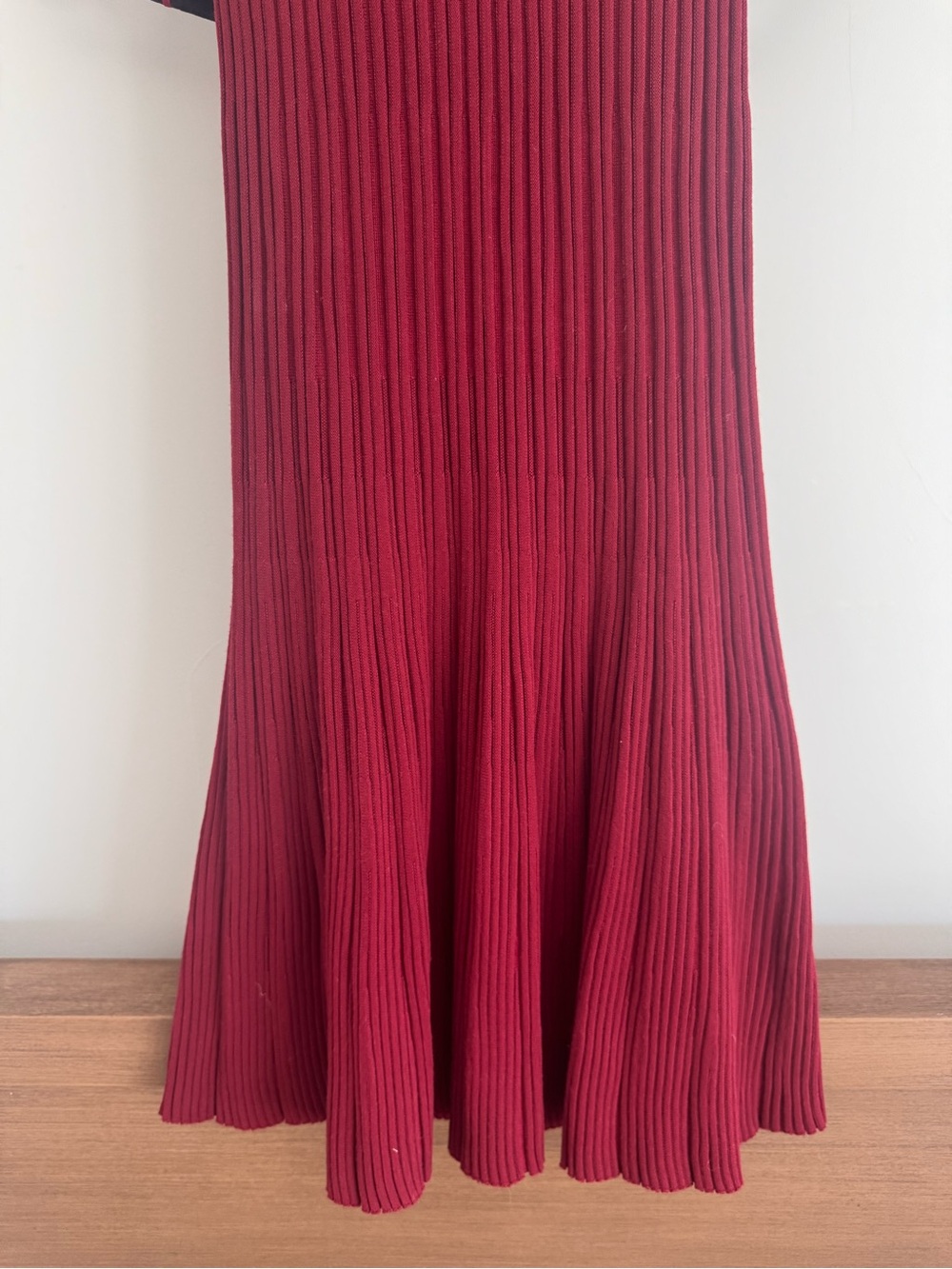 Adelyn Rae Open Back Halter Neck Scallop Edge 'FREYA SWEATER' Dress - Picture 4 of 8